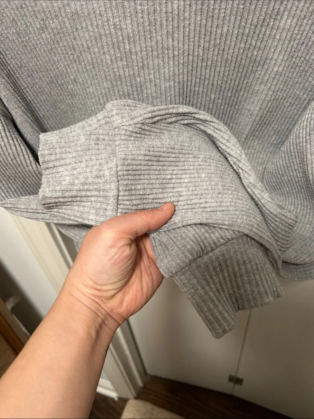 ALO Yoga Gray Ribbed Cropped Hoodie Sweater